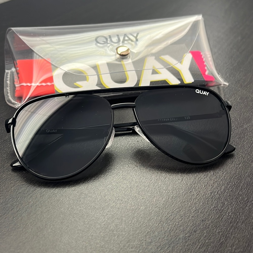 Quay sunglasses -gently used